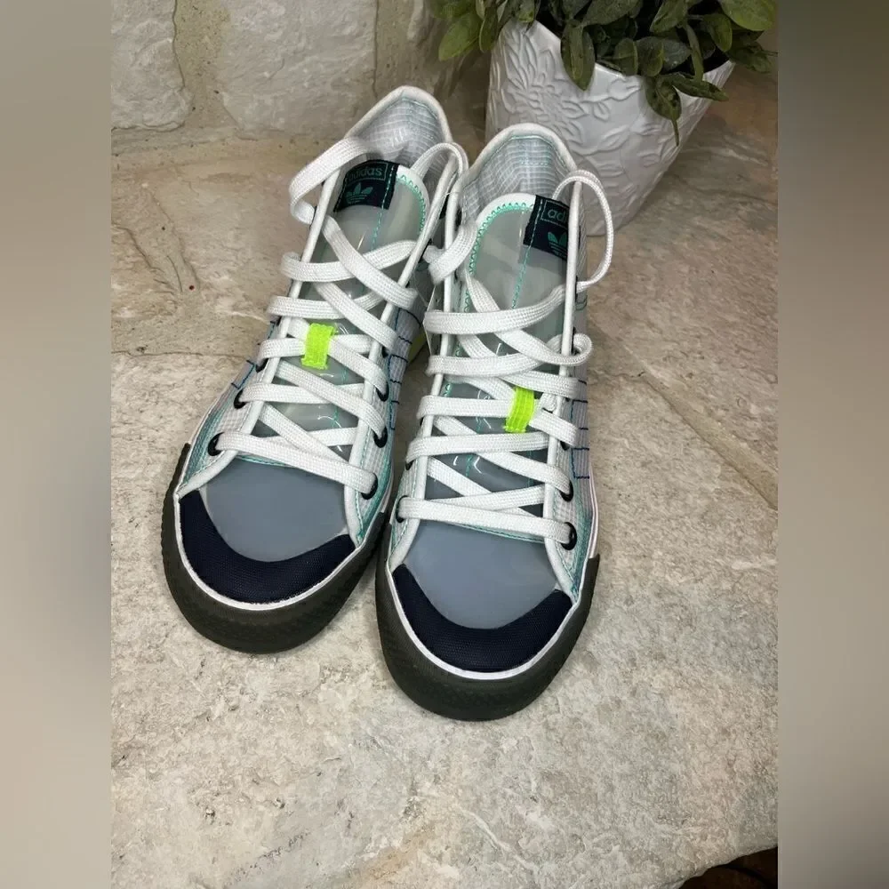 Adidas Nizza hi-top sneakers sz 4